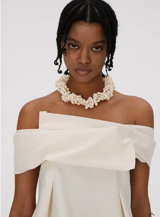 OFF-SHOULDER DRAPED TOP (OFF WHITE)